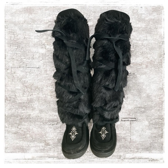 Manitobah Mukluks Black Faux Fur Tall wrap Winter Boots Size 9 - Picture 1 of 5